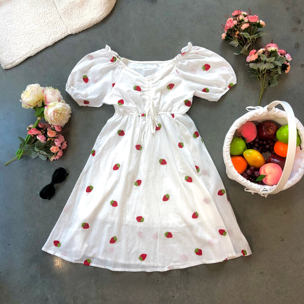 The Strawberry Milkmaid Dress – Millennials In Motion