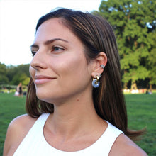 Load image into Gallery viewer, Skeleton Claw Ear Cuff
